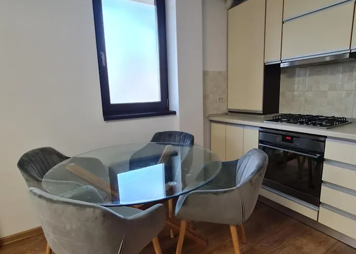 Exclusive Living Apartment *