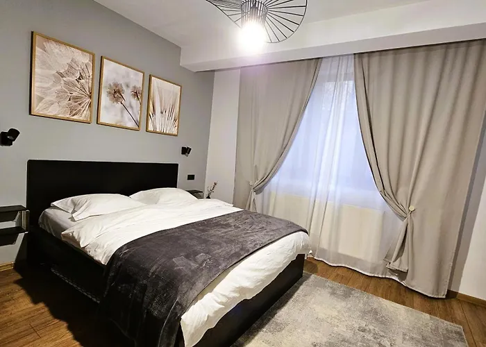 Exclusive Living Apartment *