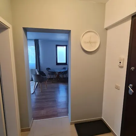 Exclusive Living Apartment *