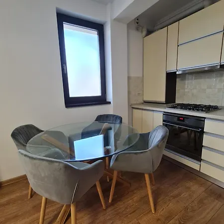 Exclusive Living Apartment *
