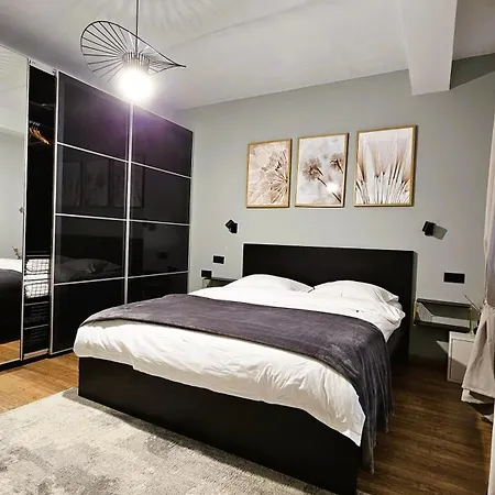 Apartment Exclusive Living