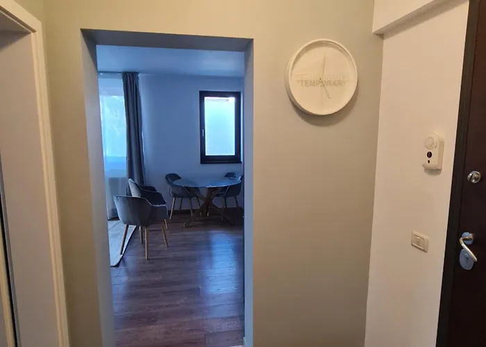 Exclusive Living Апартаменты *